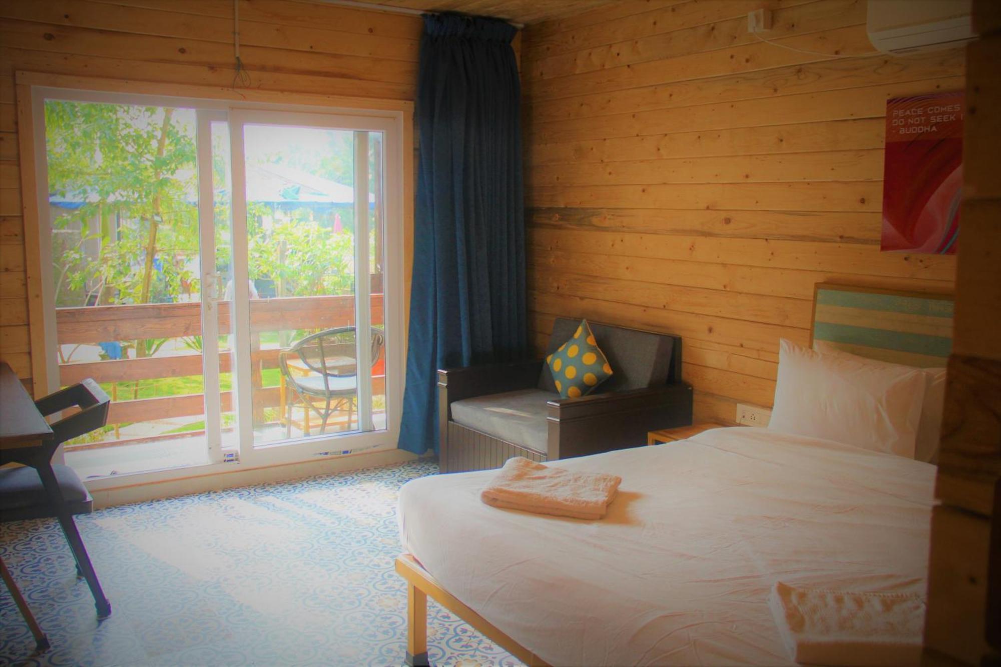 Lotus Sutra Hotel Арамбол Стая снимка