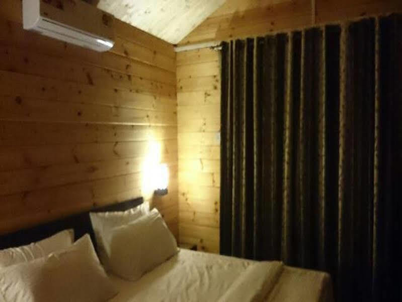 Lotus Sutra Hotel Арамбол Екстериор снимка