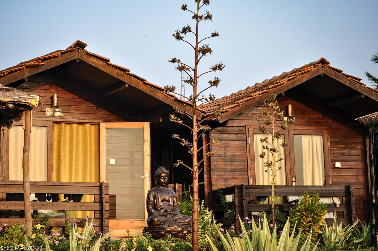 Lotus Sutra Hotel Арамбол Екстериор снимка