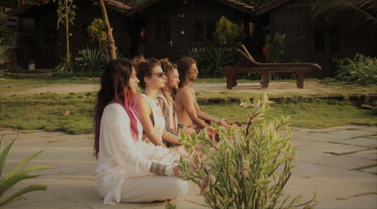 Lotus Sutra Hotel Арамбол Екстериор снимка